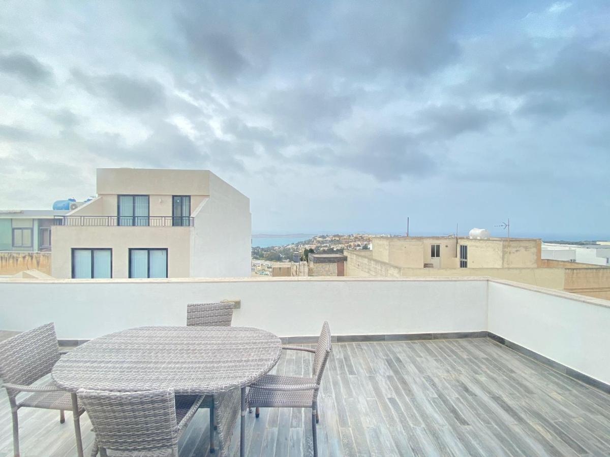 Penthouse "Maltese Scent" Leilighet Mellieħa Eksteriør bilde