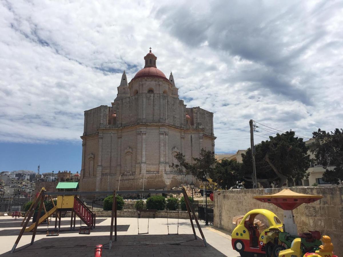 Penthouse "Maltese Scent" Leilighet Mellieħa Eksteriør bilde