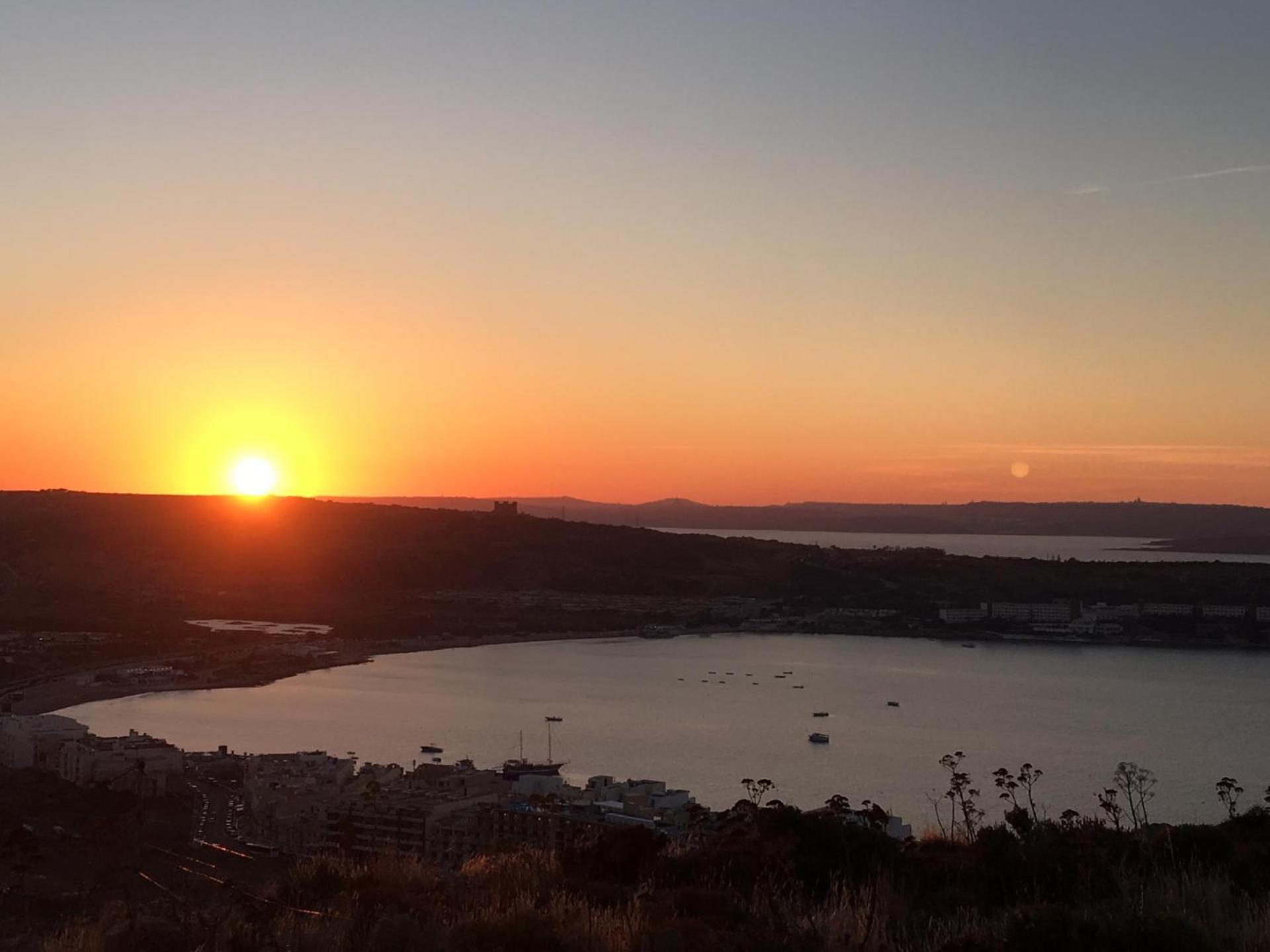 Penthouse "Maltese Scent" Leilighet Mellieħa Eksteriør bilde